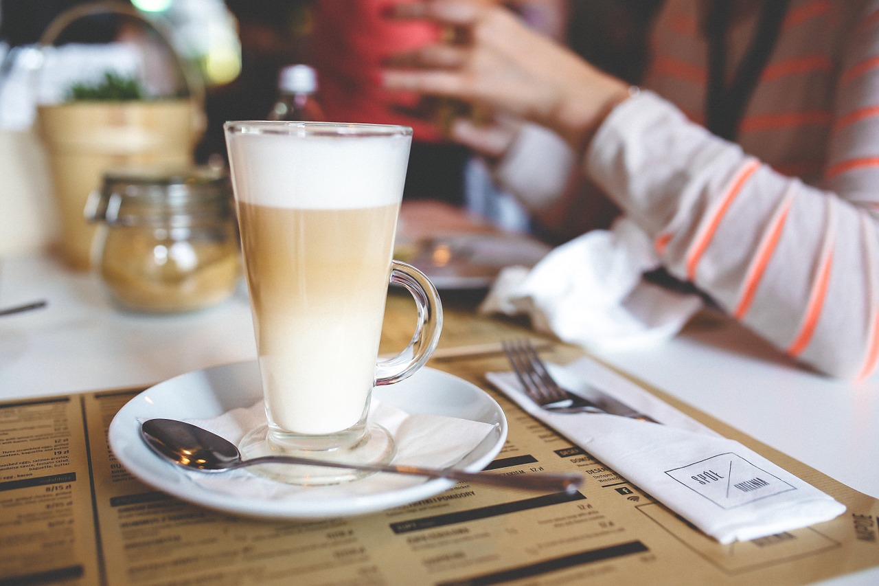 コーヒー牛乳を飲んだ時にお腹が痛くなる3つの主な原因 甘党コーヒータイム